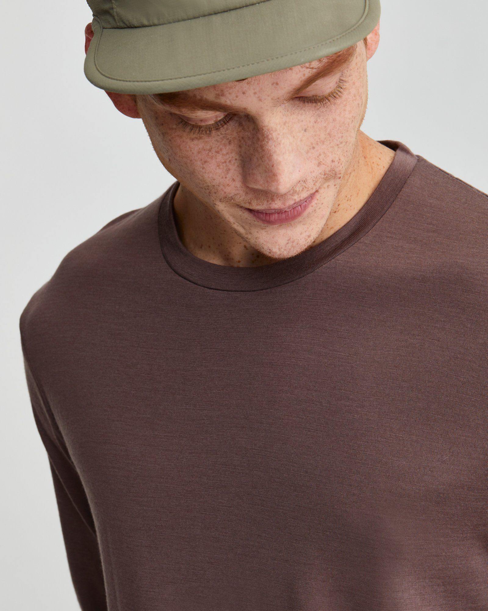 M's Traveler Merino LS Tee.